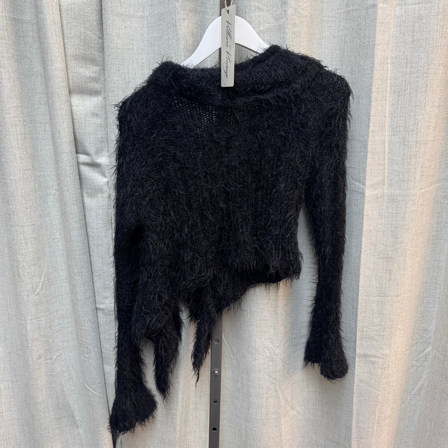 Shaggy Cardigan with Horn Charm Clasp