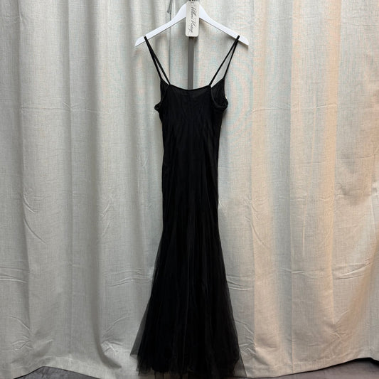 Pep Boluña Black Tulle w/ Red Rose Applique Evening Gown