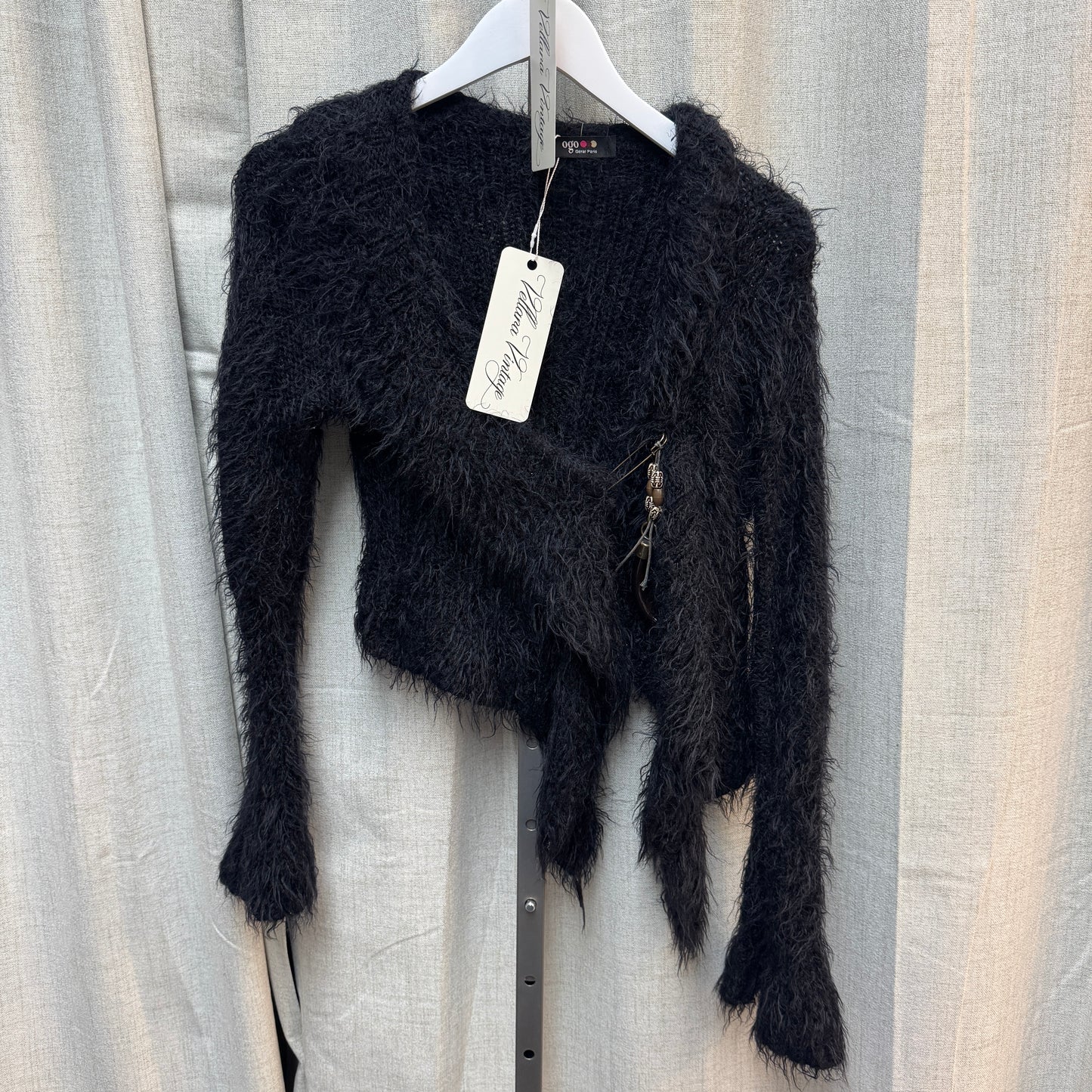 Shaggy Cardigan with Horn Charm Clasp