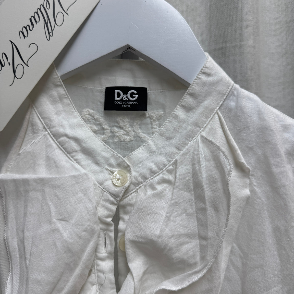 D&G White Ruffle Neckline Short Sleeve Button-Up Blouse