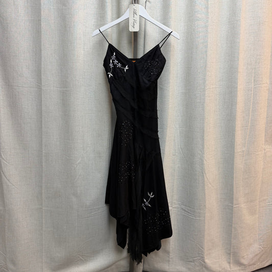 Foratempo Black Asymmetrical Midi Dress with White Embroidery