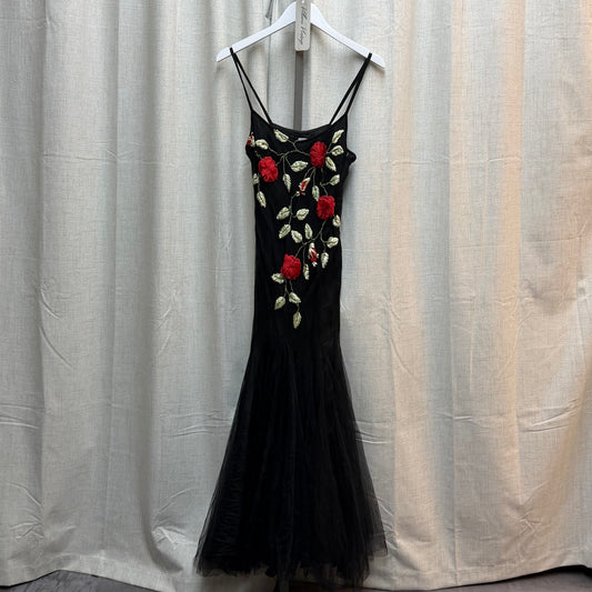 Pep Boluña Black Tulle w/ Red Rose Applique Evening Gown