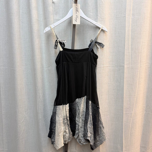 Graphic Euro Midi Dress in Black / Cream / Navy Blue