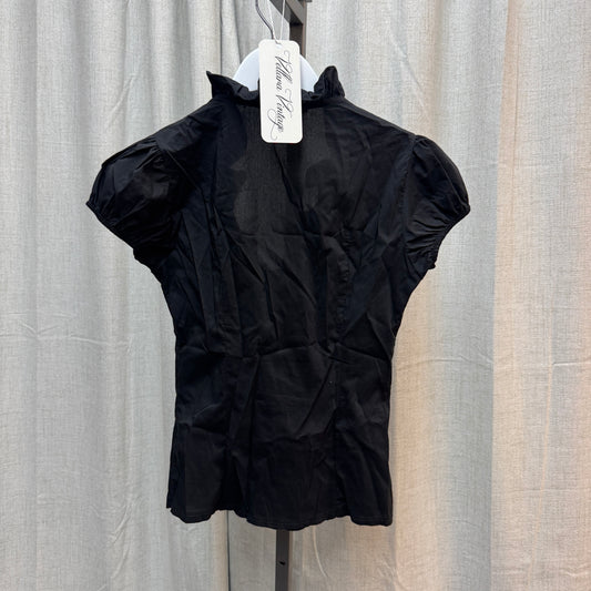 Black Rose Ruffle Short Sleeve Blouse